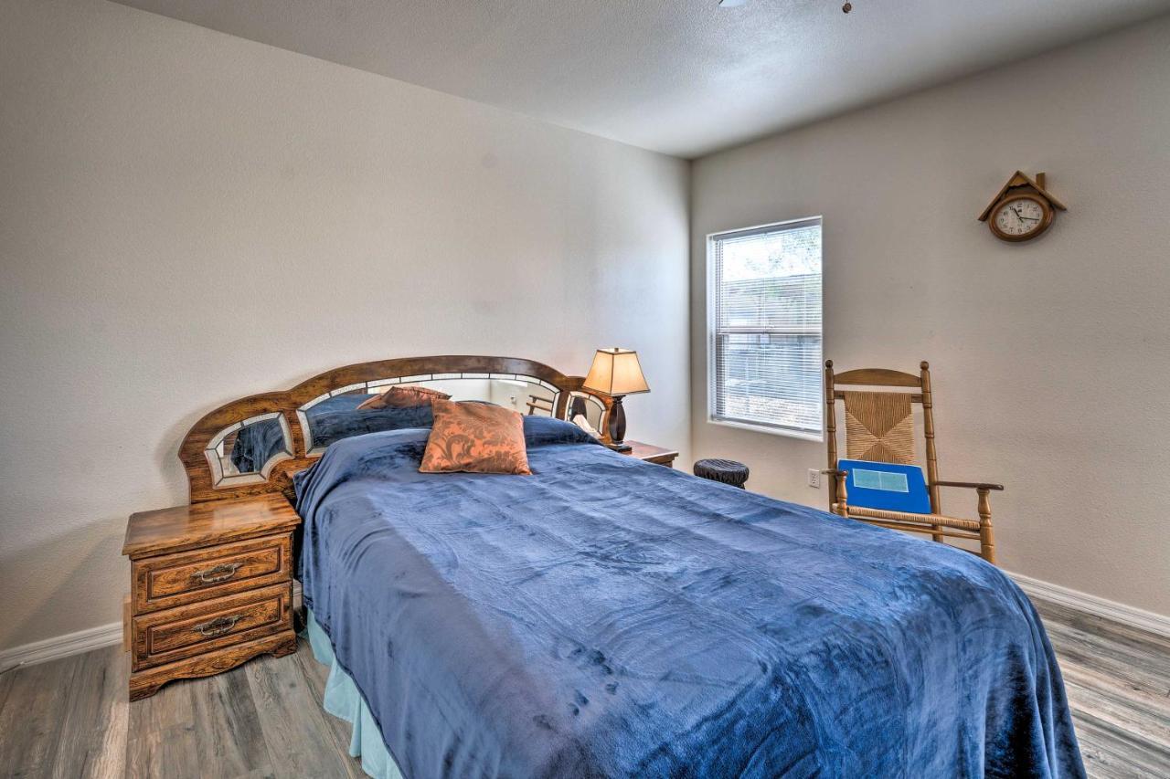 Pet-Friendly Retreat - 1 Block To Colorado River! Bullhead City Exterior photo